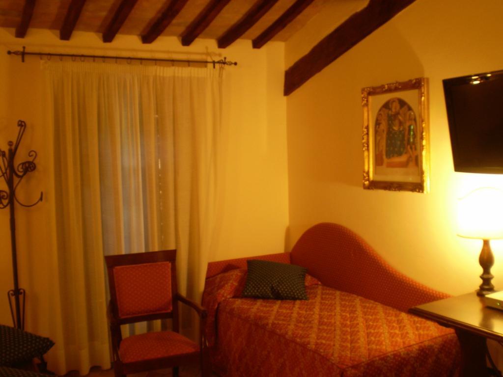 Country Hotel Poggiomanente Umbertide Exteriör bild